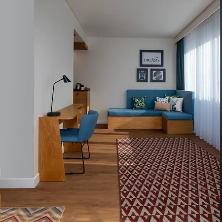 Hampton By Hilton Istanbul Sirkeci-3