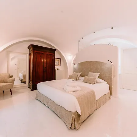 Antica Rheginna Luxury Room-3
