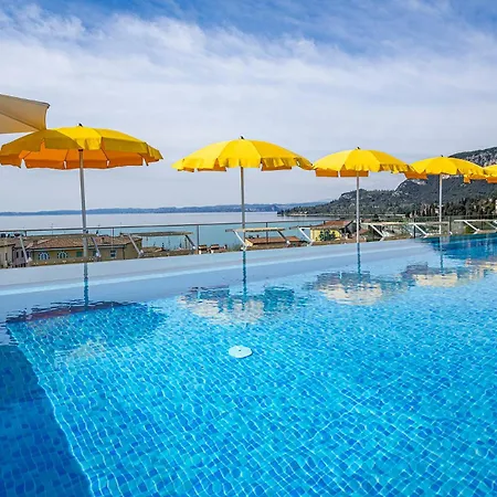Sky Pool Hotel Sole Garda-3