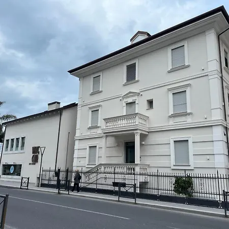 Hotel De La Plage-3