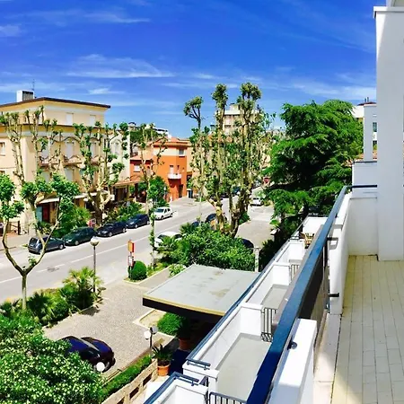 Hotel Jolie-2