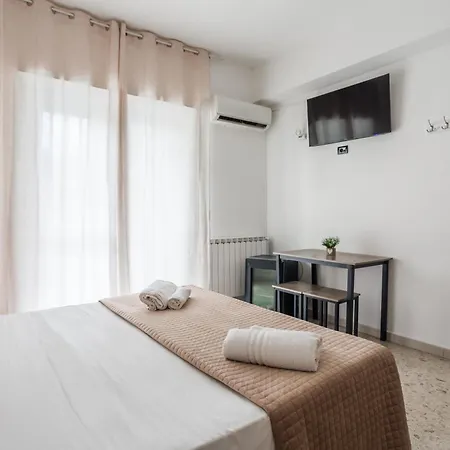 Napoli Fly Guest House 290-3