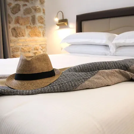 Joyful 148 Luxury Guest House-3