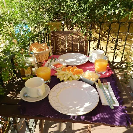 Villa Alicia Guest House-3