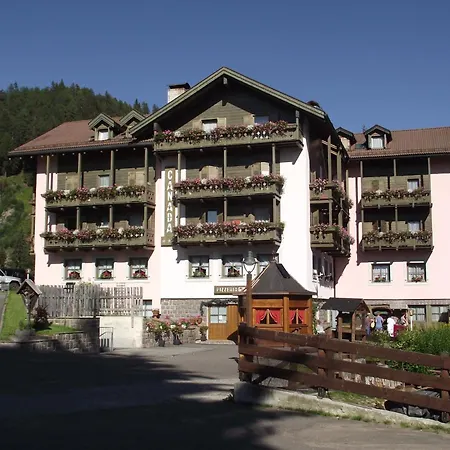Hotel Canada-2