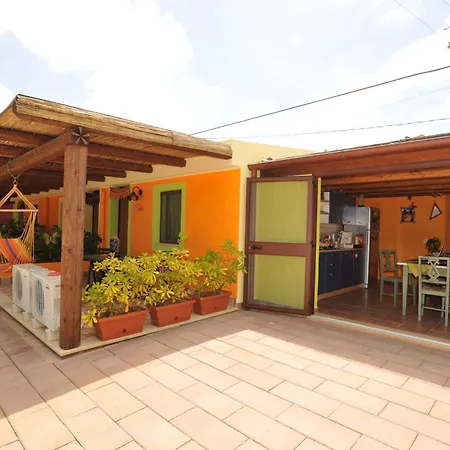 Butterfly House Bed & Breakfast-3