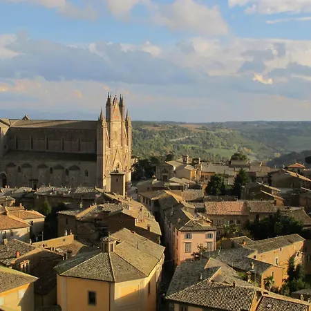 Porta Vivaria Orvieto- Private Parking-2