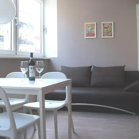 Apartmenthouse Berlin - Am Goerlitzer Park-3