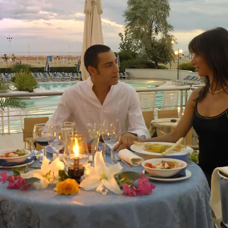 Majestic Beach Hotel & Wellness-3