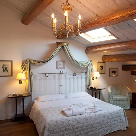 M Club De Luxe B&B-3