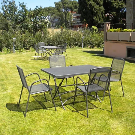 Garden B&B-3