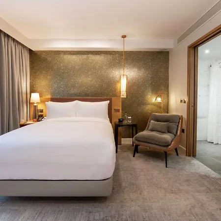 Lincoln Plaza London, Curio Collection By Hilton-2