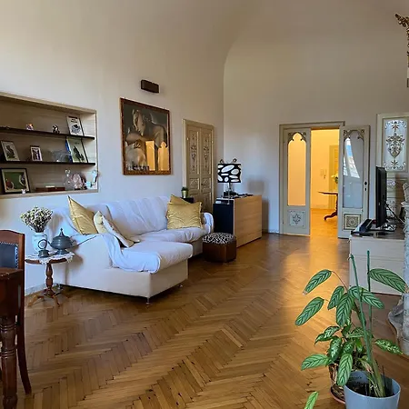 L'antica casa sui lungarni di Pisa-3