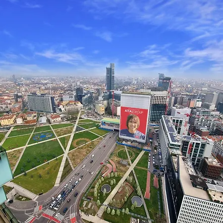 Skyline Solaria Milano-3