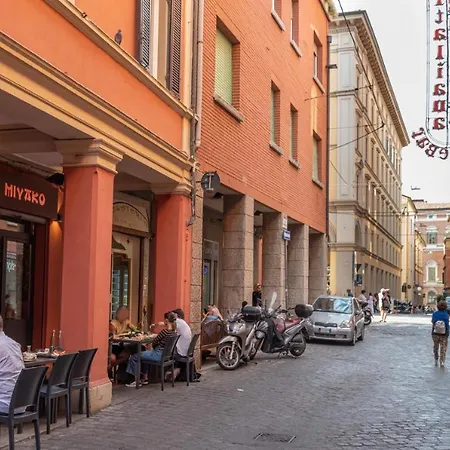 Nettuno Luxuryh - Bolognacentro Duomo Rooms And Suites-3