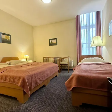 Very Central Apartments, 5 Min To City Center, No Reception-3