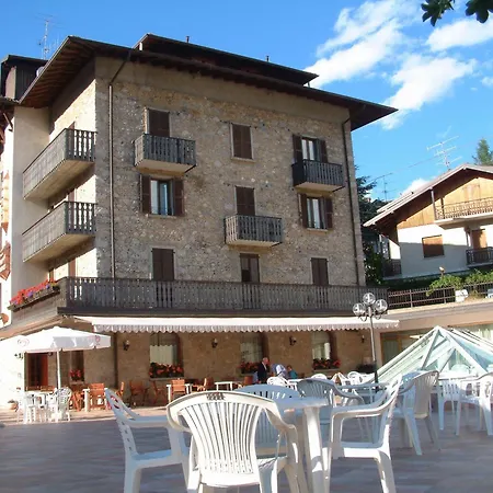 Hotel Carrara-2