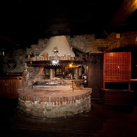 Hotel Restaurant Bujtina E Gjelit-2