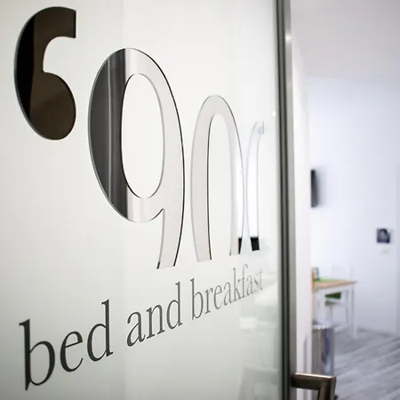 B&B '900-3