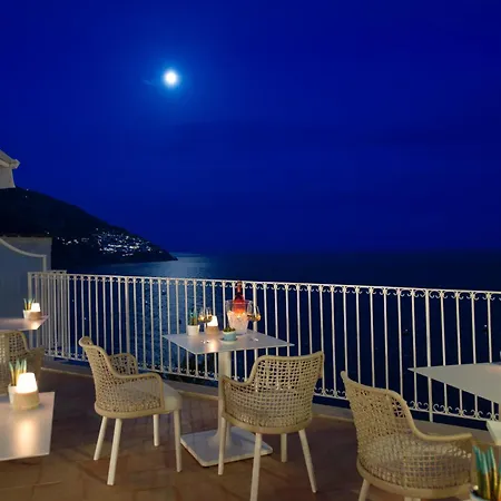 Villa Francesco Luxury Suites-2