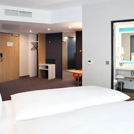 Holiday Inn Express - Duesseldorf Airport-3