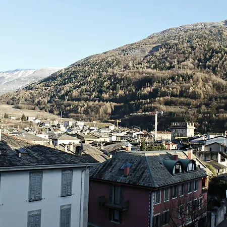 Hotel Bed & Rooms , Corte Rossa -1 Min Walk To Bernina Express-3