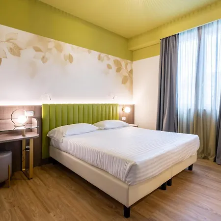 Hotel Regina Elena 57&Oro Bianco SPA-3