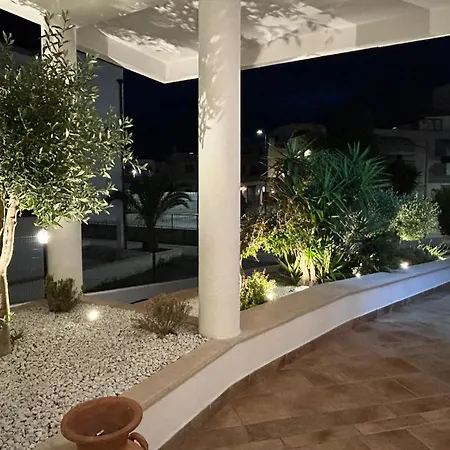 Bikini Hotel-3