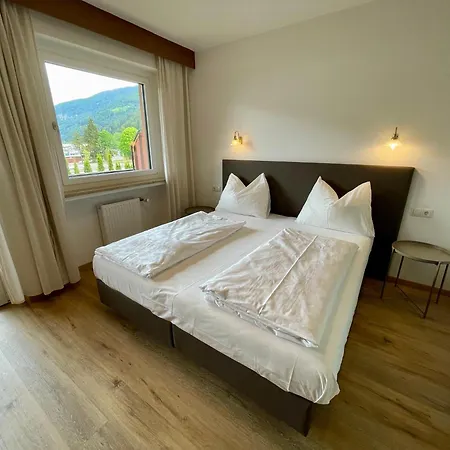 B&B Transit Rooms - Your Stopover, Free Parking-2