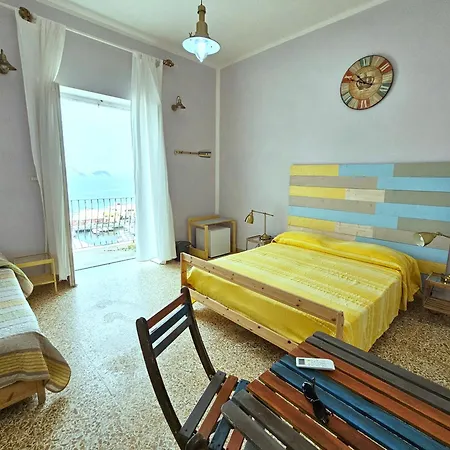 Maridea - Camere con vista al Porto-3