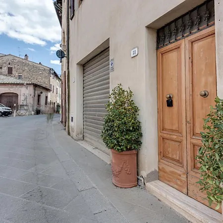 b&b BORGO CAPITANO COLLECTION Albergo diffuso - Centro Storico-2