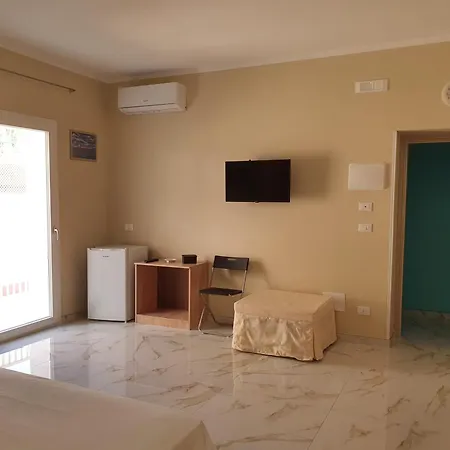 B&B Pizzomunno e Cristalda Rooms-3