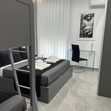 White Elegance Luxury B&B Caserta-3