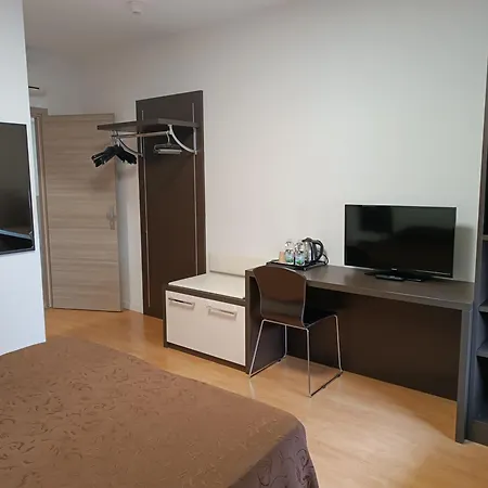 Tiby Hotel-3