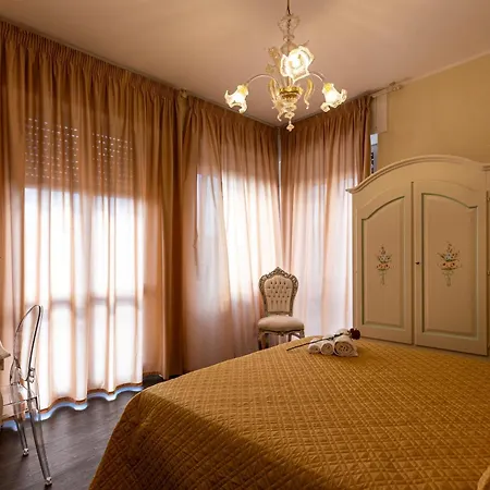 Amy Rooms-3