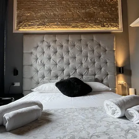 Rhome Luxury Suite-3