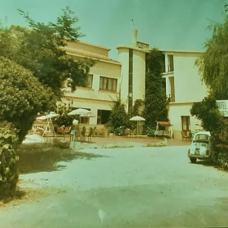 HOTEL Al FARO , SPIAGGIA LA CINTA ,SAN TEODORO-3