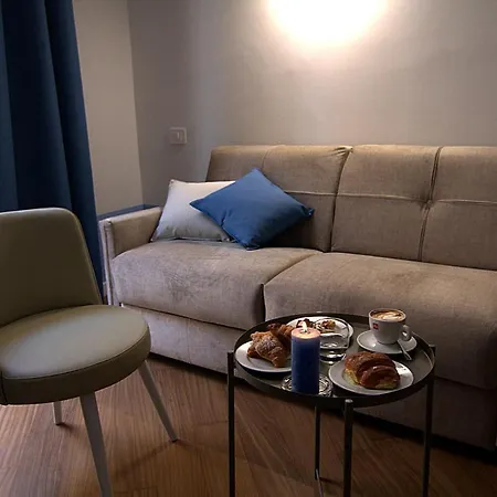 Giuliani Rooms-3