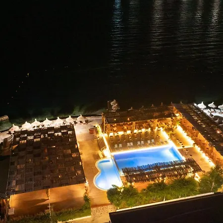 Grand Hotel Saranda-2