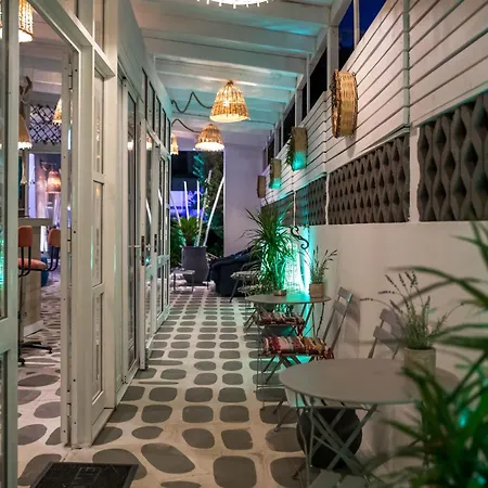 Casa Mikele By Sarikas - Sea Side Suites And Studios -Adults Only-3