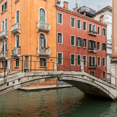 Palazzo Orseolo- Gondola View-3