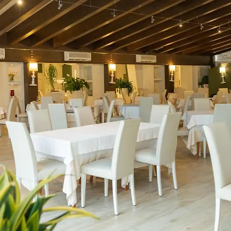Hotel Degli Olmi-2