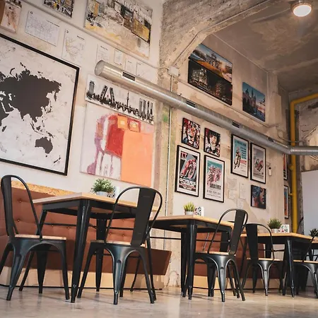 Gallery Hostel Madrid Residencia-2