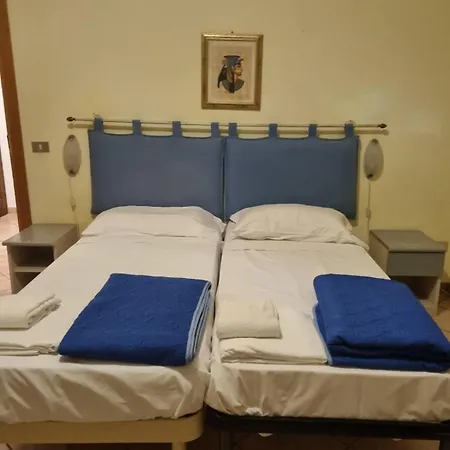 Hotel Holiday-2
