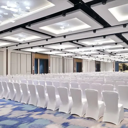 Crowne Plaza Dubai Festival City-3