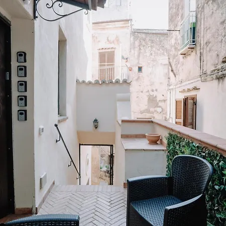 Bonne Nuit Terracina-3