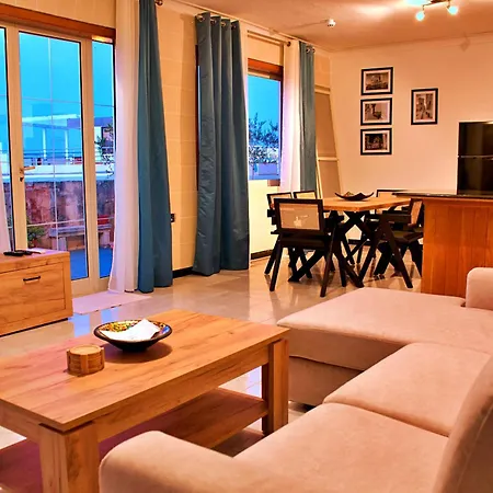 Green Grove Guest House-3