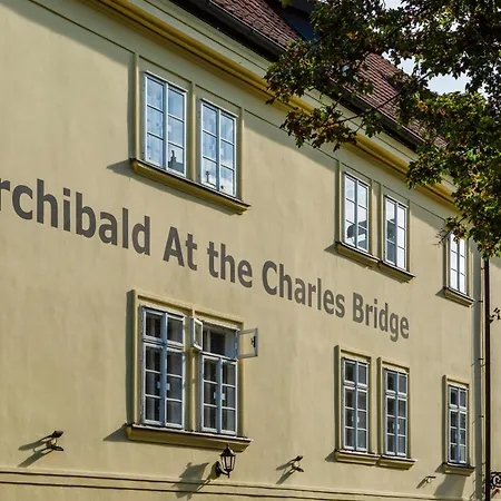 Archibald At The Charles Bridge-3
