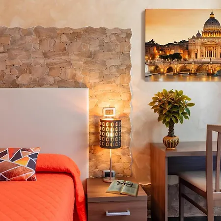 Alis Laura Guest House - 10 Mins To Colosseum, Modern & Near Metro-3