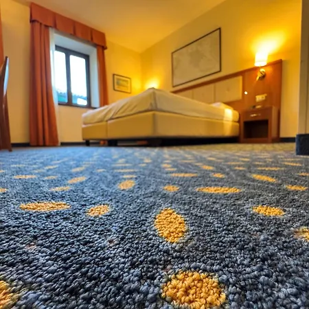 Lake Hotel Benaco-3